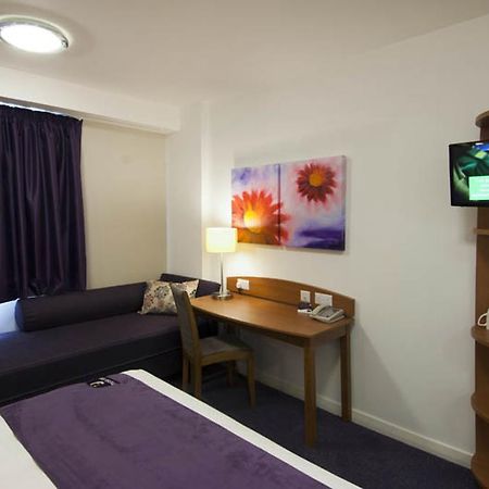 Premier Inn Sheffield Arena Экстерьер фото