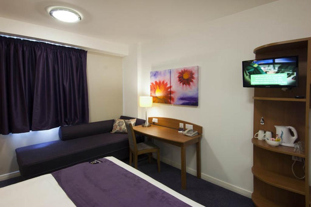 Premier Inn Sheffield Arena Экстерьер фото