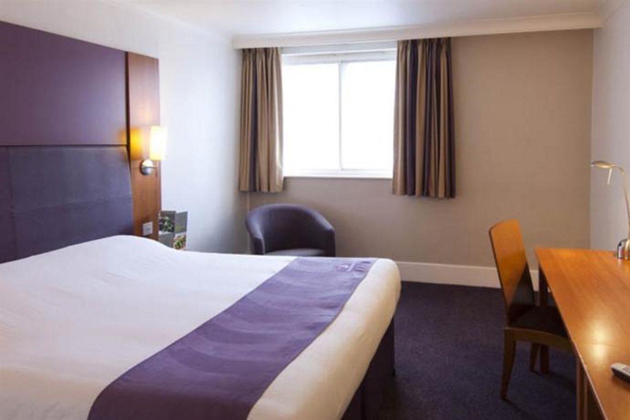 Premier Inn Sheffield Arena Экстерьер фото